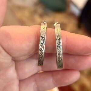 14K White Gold Etched Hollow Hoop Earrings